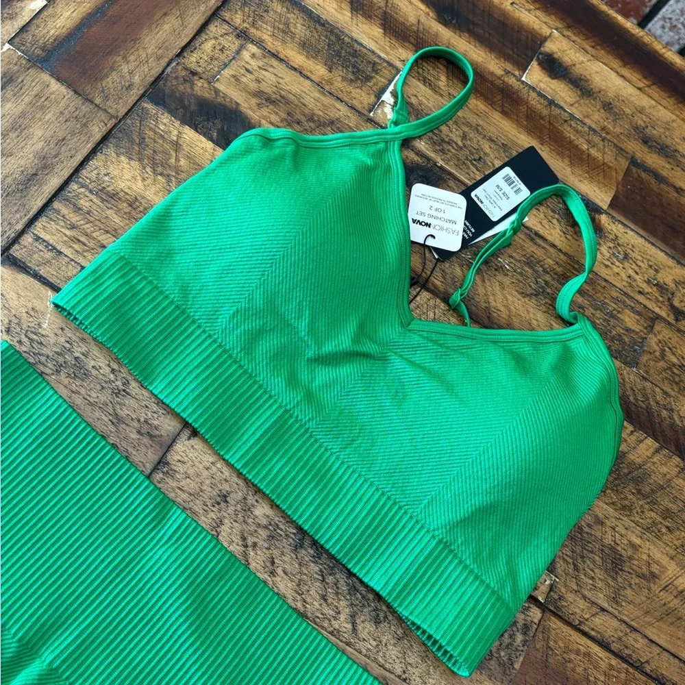 Fashion Nova Green Sports Bra and Shorts Set - Picture 3 of 7